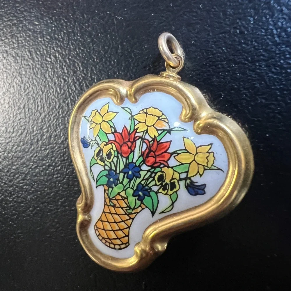 Vintage Franklin Mint Floral Pendant 24K Gold Accent Flower Basket Necklace